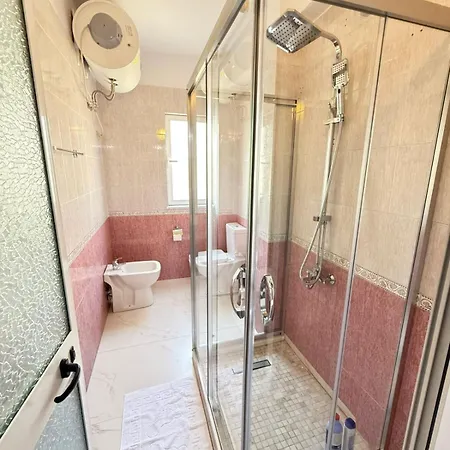 Apartment S & J Central
