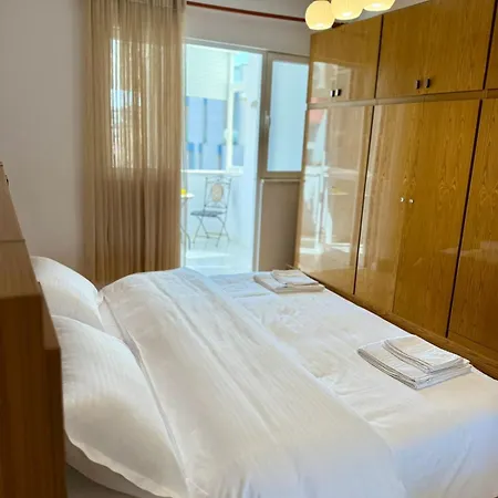 Apartment S & J Central